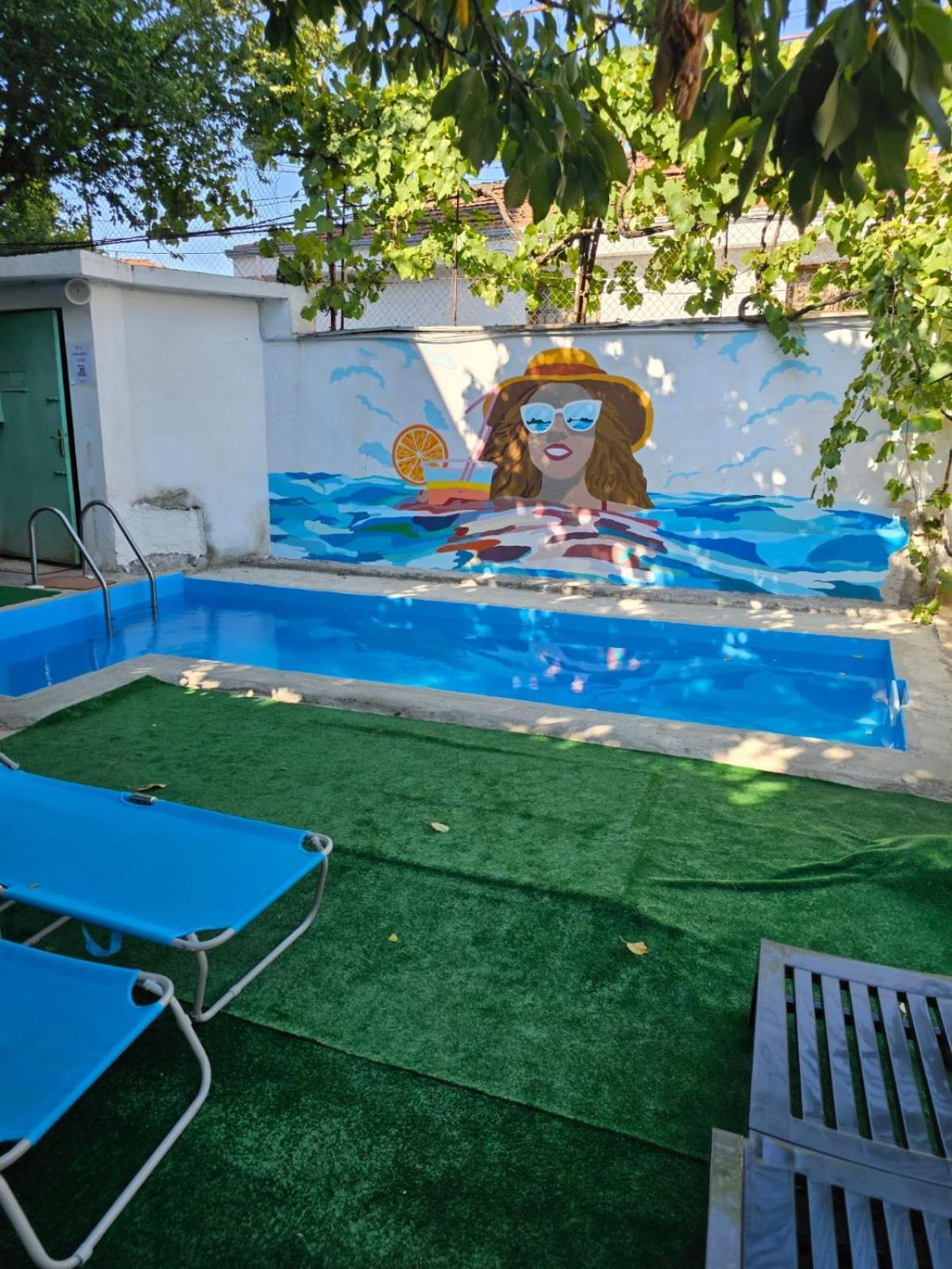 Traveler 2 Albergue